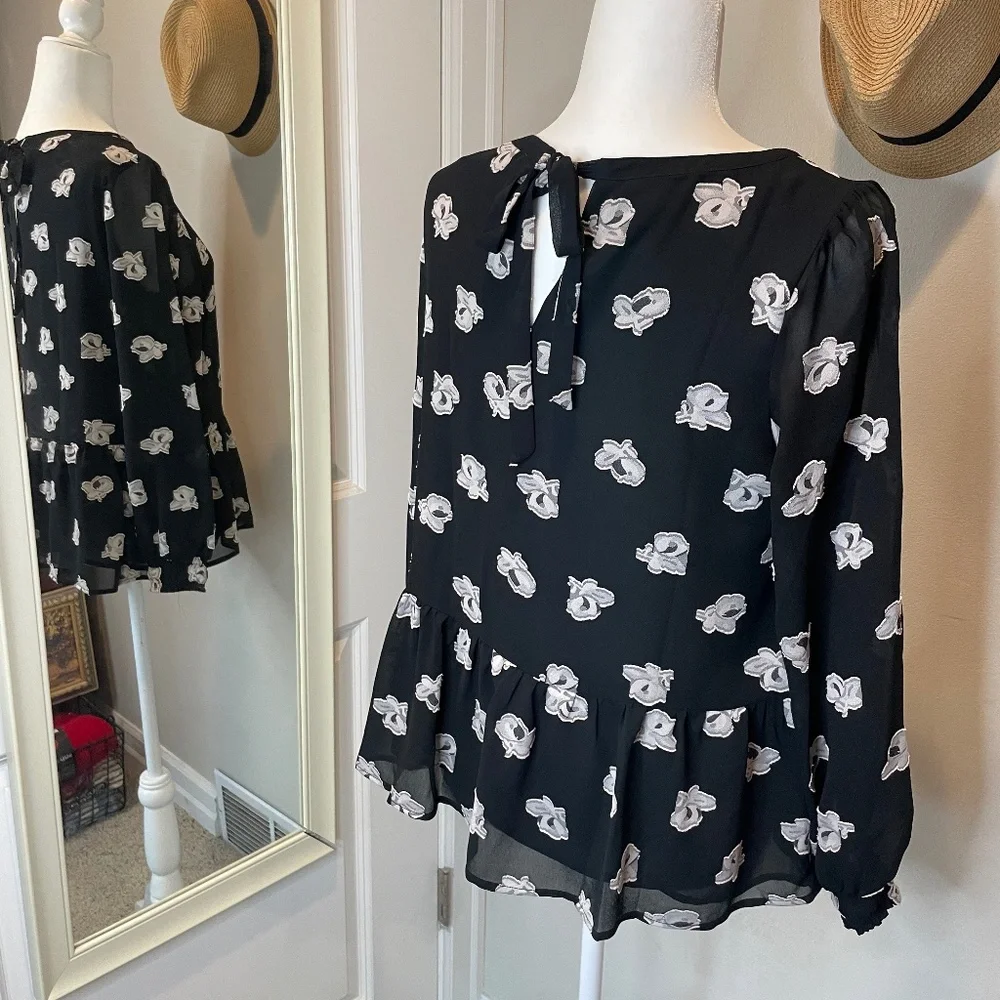 Loft Black and Off-White Ruffle-Bottom Top - PM - Picture 5 of 14